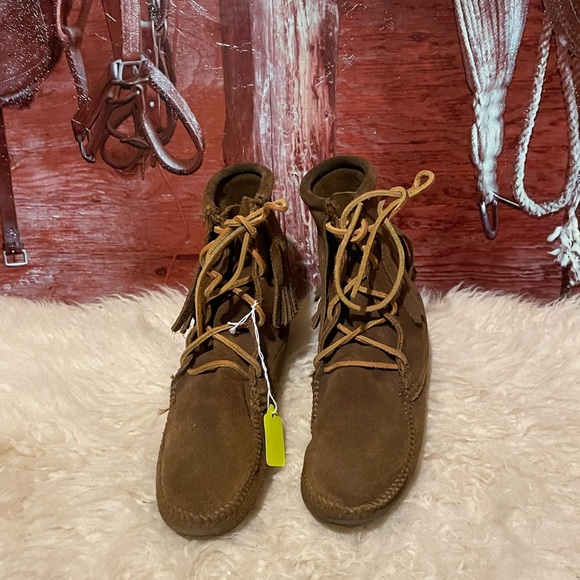 Minnetonka VTG suede moccasins - Picture 2 of 8